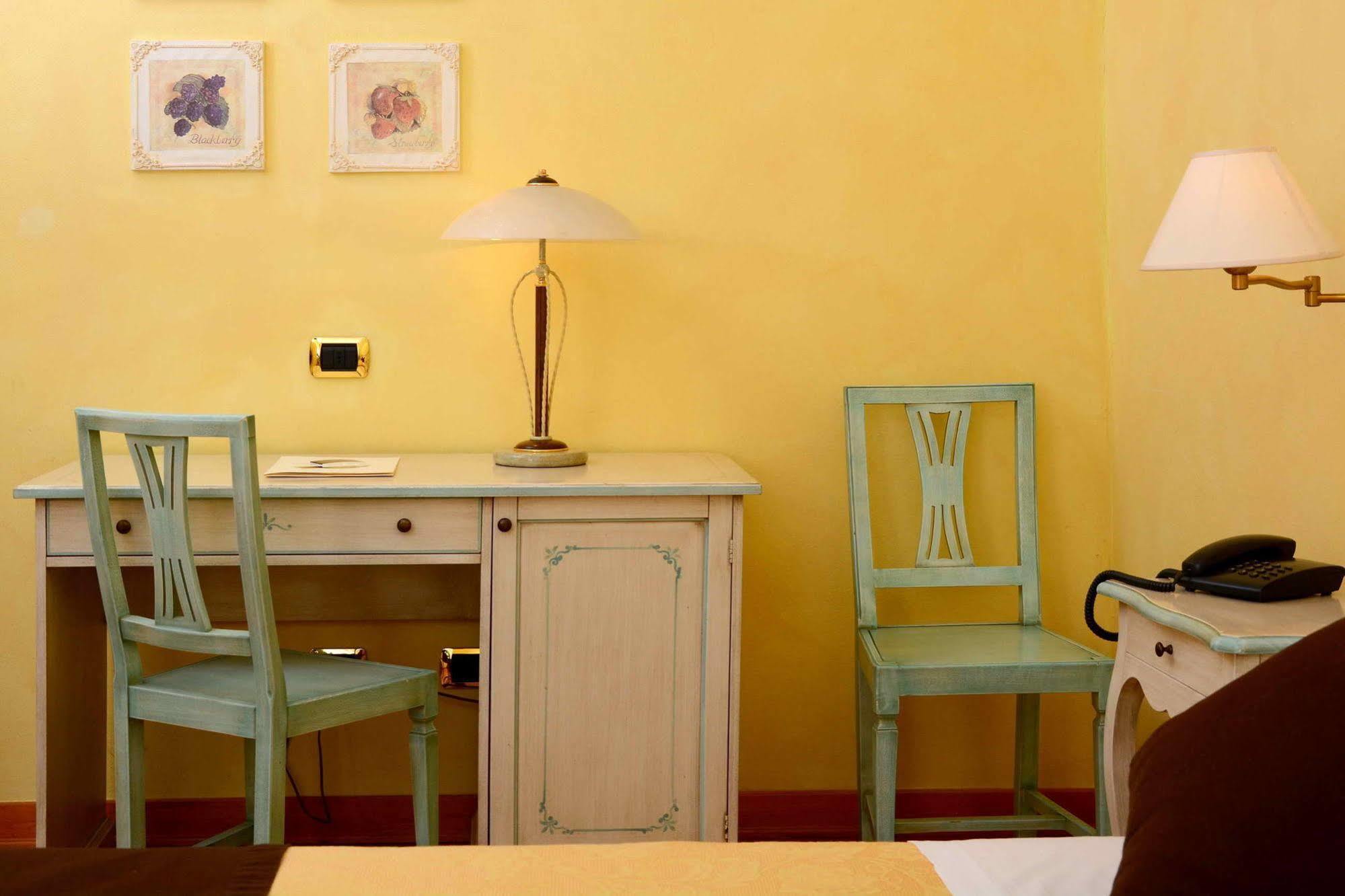 Albergo Dimora Storica Antica Hostelleria Crema Εξωτερικό φωτογραφία