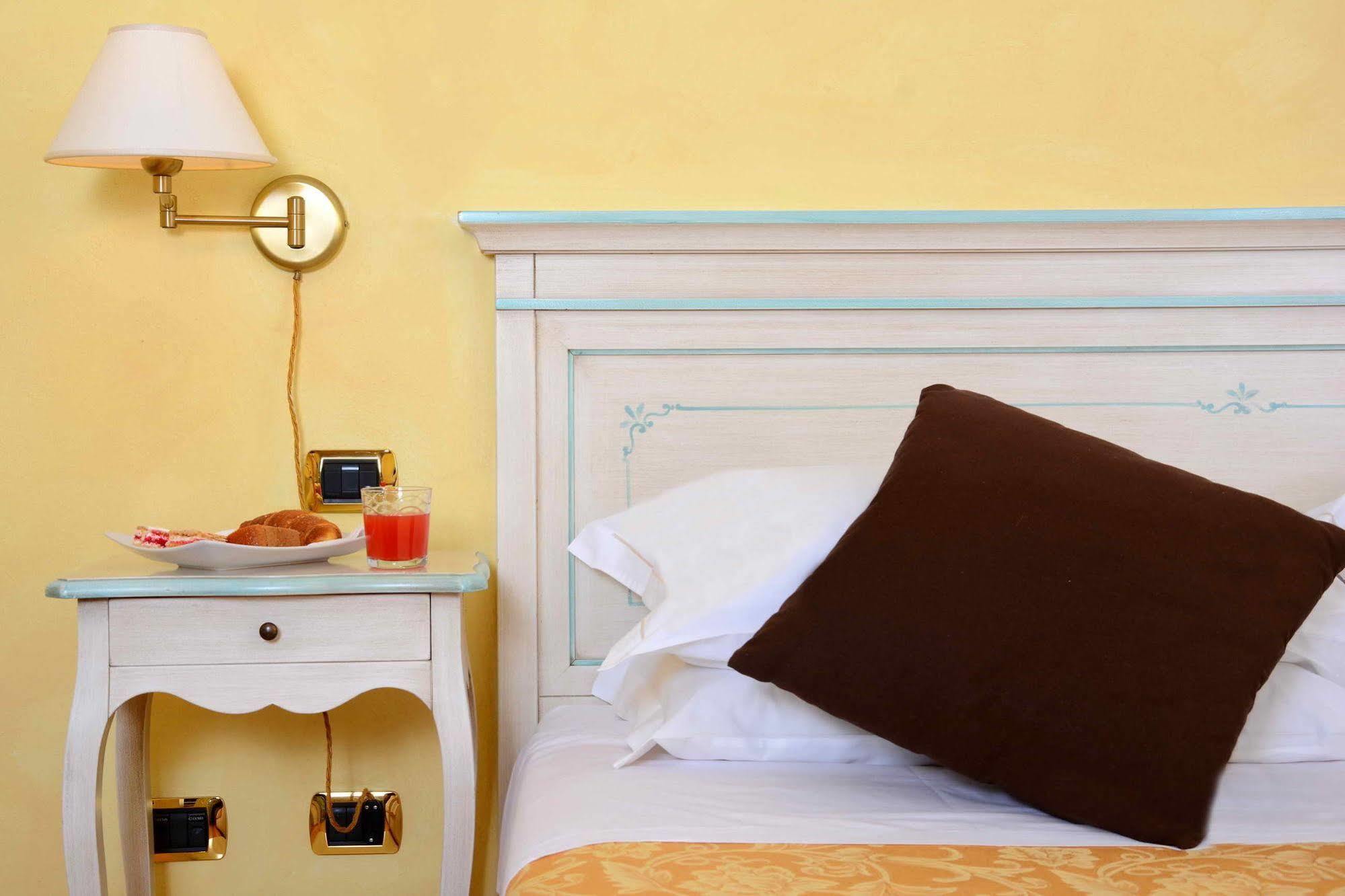 Albergo Dimora Storica Antica Hostelleria Crema Εξωτερικό φωτογραφία