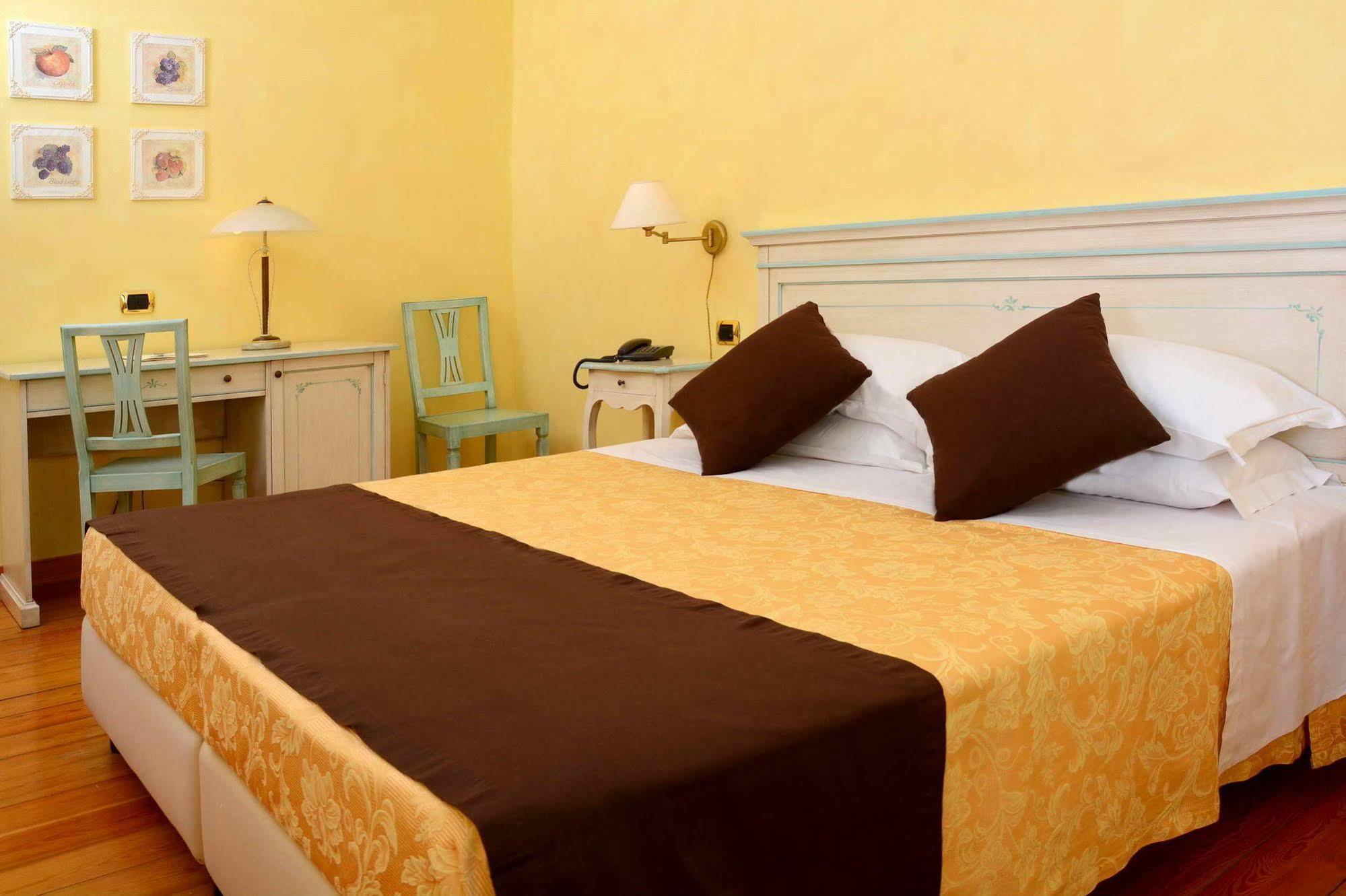 Albergo Dimora Storica Antica Hostelleria Crema Εξωτερικό φωτογραφία